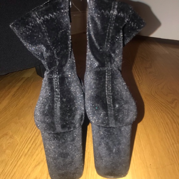 Black suede block heel booties - Picture 3 of 4